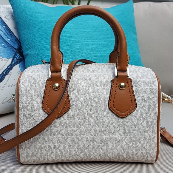 SOLD NWT Michael Kors SM Aria satchel vanilla bag - Picture 2 of 7